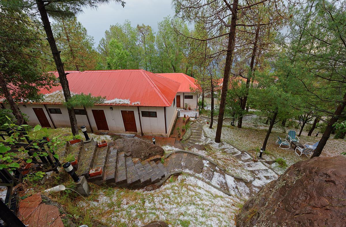 Hotel Arcadian Blue Pines Murree Exterior foto